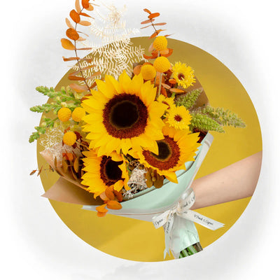 Ramillete de Girasoles, Eucalipto Marrón Preservado, Gerberas Amarillas y Leather Preservado - PRAM044 -