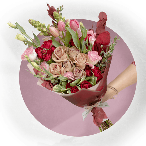 Ramillete de Rosas Amnesia, Tulipán Barcelona y Mini Rosas Rojas - PRAM041 -