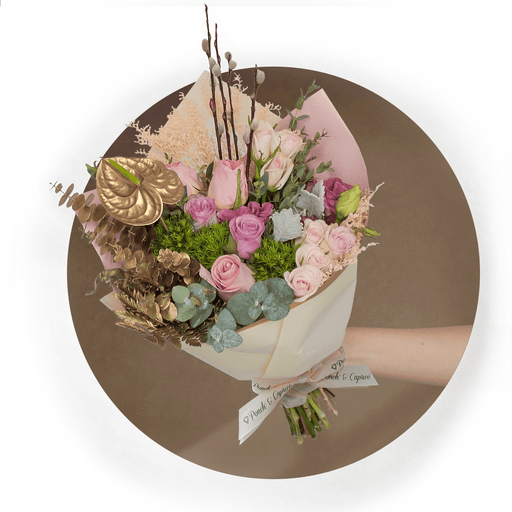 Ramillete de Rosas Mix, Mini Rosa Señorita, Anturio Dorado y Lisianthus Magenta - PRAM045 -