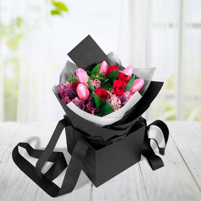 Bouquet Tulipanes y Rosas Rojas. Floreria Ponch y Caprico Mexico CDMX.